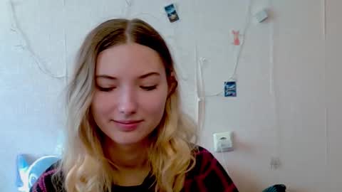 Snapshot of _kikiclark_ chatting on 10-04-25, 08:56 _kikiclark_ online show from 10-04-25, 08:56