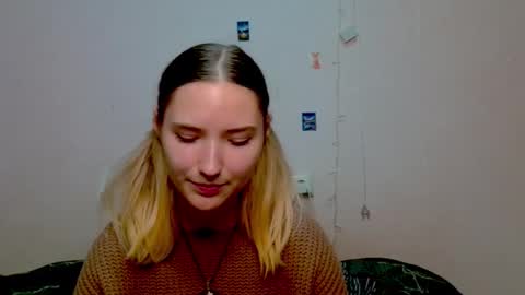 Snapshot of _kikiclark_ chatting on 10-08-25, 08:17 _kikiclark_ online show from 10-08-25, 08:17