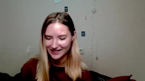 Snapshot of _kikiclark_ chatting on 10-10-25, 08:52 _kikiclark_ online show from 10-10-25, 08:52