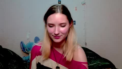 Snapshot of _kikiclark_ chatting on 10-11-25, 07:56 _kikiclark_ online show from 10-11-25, 07:56