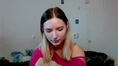 Snapshot of _kikiclark_ chatting on 10-12-25, 08:35 _kikiclark_ online show from 10-12-25, 08:35