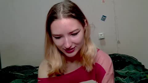 Snapshot of _kikiclark_ chatting on 10-17-25, 01:25 _kikiclark_ online show from 10-17-25, 01:25