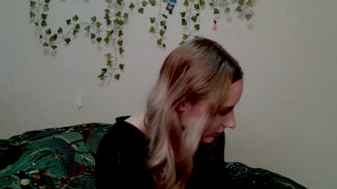 Snapshot of _kikiclark_ chatting on 10-29-25, 09:05 _kikiclark_ online show from 10-29-25, 09:05