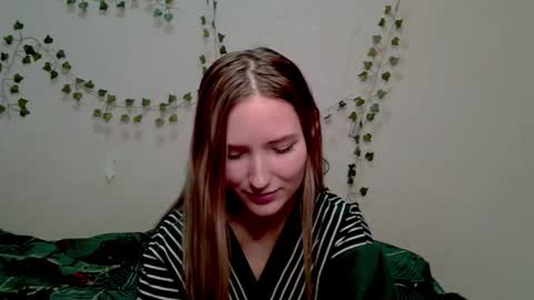 Snapshot of _kikiclark_ chatting on 11-05-25, 06:30 _kikiclark_ online show from 11-05-25, 06:30