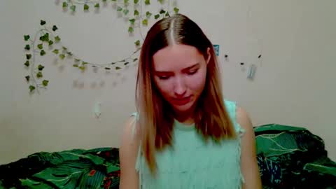 Snapshot of _kikiclark_ chatting on 11-21-25, 10:14 _kikiclark_ online show from 11-21-25, 10:14