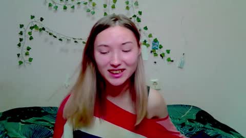 Snapshot of _kikiclark_ chatting on 11-26-25, 07:37 _kikiclark_ online show from 11-26-25, 07:37