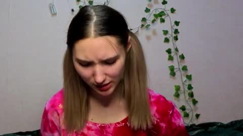 Snapshot of _kikiclark_ chatting on 12-14-25, 07:18 _kikiclark_ online show from 12-14-25, 07:18