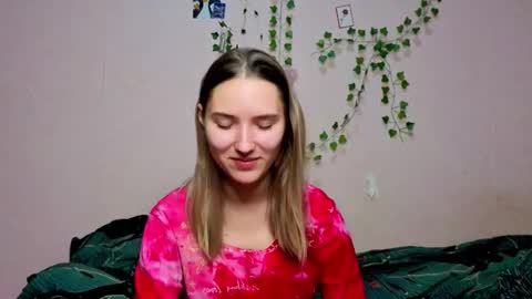 Snapshot of _kikiclark_ chatting on 12-18-25, 08:59 _kikiclark_ online show from 12-18-25, 08:59