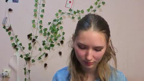 _kikiclark_ online show from 03-06-26, 09:00