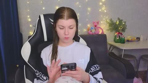 Molly   Emily online show from 01-05-26, 05:38