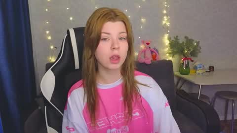 Molly   Emily online show from 01-18-26, 06:50