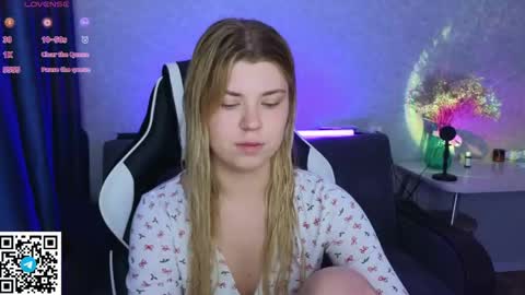 Molly   Emily online show from 04-22-26, 03:46