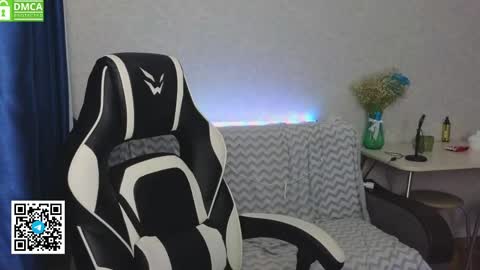 Molly   Emily online show from 06-01-26, 01:35
