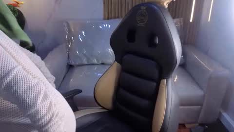 _kitten_1 online show from 03-27-26, 08:26