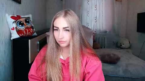 Snapshot of _kittyboo chatting on 09-16-25, 07:09 Aleksa online show from 09-16-25, 07:09