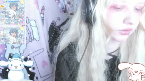  kuro  online show from 12-20-24, 10:49