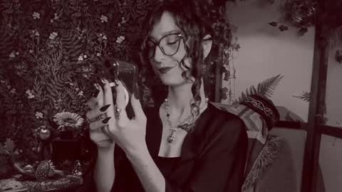 Lady Luna online show from 12-30-24, 12:54