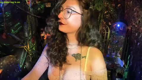 Lady Luna online show from 04-18-26, 10:32