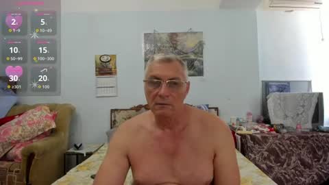 Snapshot of _lady_red_ chatting on 06-10-26, 09:52 Lory online show from 06-10-26, 09:52