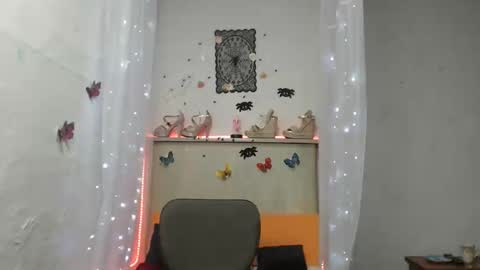 SANDRA online show from 10-31-25, 06:03