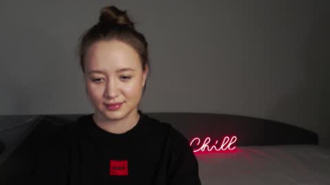 _lalune_ online show from 12-02-25, 01:05