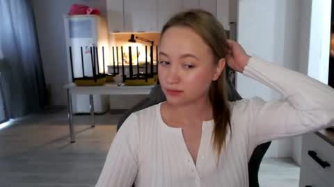 _lalune_ online show from 06-23-26, 12:47