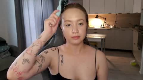 _lalune_ online show from 07-23-26, 10:35
