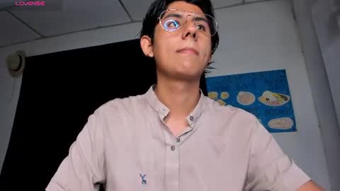 Snapshot of _latinsexy chatting on 06-21-26, 12:24 _latinsexy online show from 06-21-26, 12:24