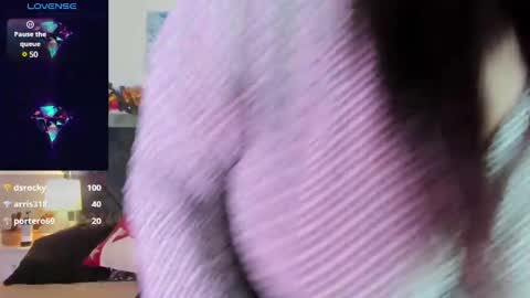 Lauralove online show from 12-26-24, 11:03