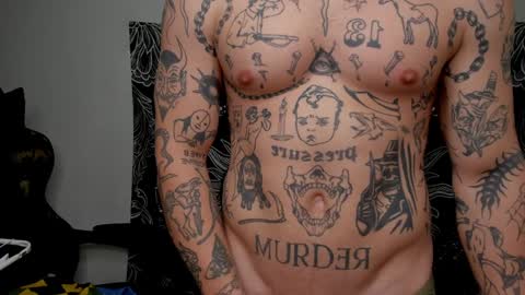 Snapshot of _layne chatting on 12-26-24, 11:57 Layne online show from 12-26-24, 11:57