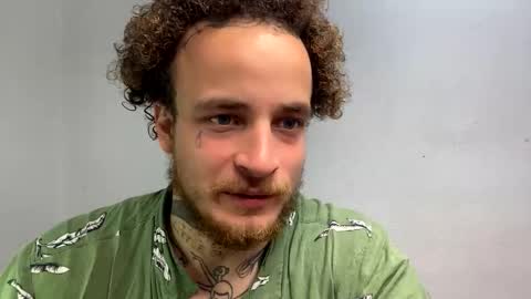 Snapshot of _layne chatting on 10-29-25, 07:10 Layne online show from 10-29-25, 07:10