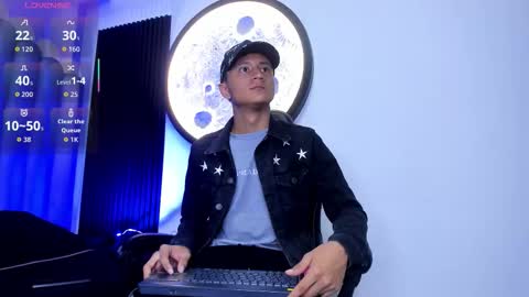 _leohot_ online show from 11-18-25, 03:34