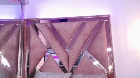 Lia online show from 10-09-25, 01:09