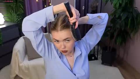 _liilcrystal_ online show from 06-11-26, 07:45