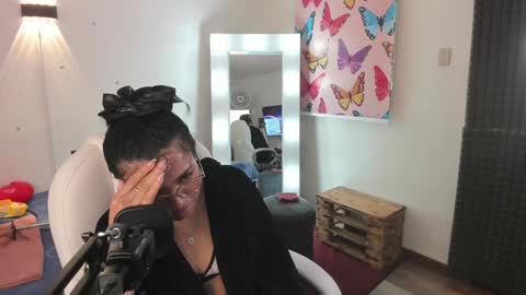 Lili  online show from 01-17-25, 01:47