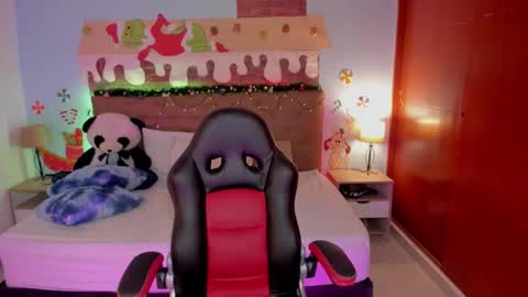 Liily online show from 12-04-25, 08:06