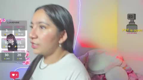 Snapshot of _litle_mily_ chatting on 10-17-25, 12:14 Mily online show from 10-17-25, 12:14