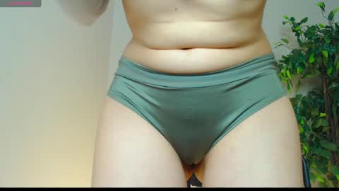 Snapshot of _little_misss chatting on 12-13-24, 01:44 Mila  online show from 12-13-24, 01:44