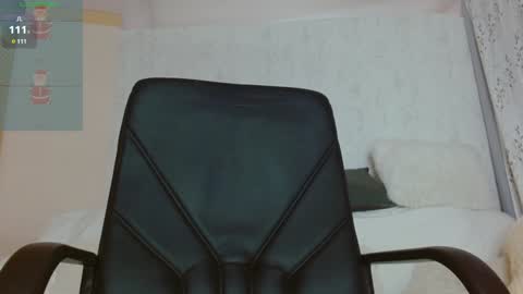 Snapshot of _little_misss chatting on 01-04-25, 11:33 Mila  online show from 01-04-25, 11:33
