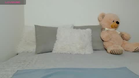 Snapshot of _little_misss chatting on 01-15-25, 02:02 Mila  online show from 01-15-25, 02:02
