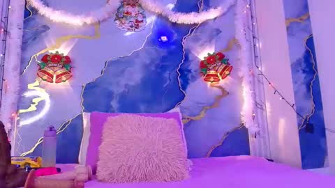 Snapshot of _lorrayne_ chatting on 12-20-25, 12:23 Lorrayne online show from 12-20-25, 12:23