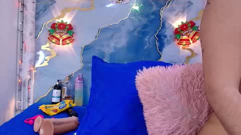 Snapshot of _lorrayne_ chatting on 12-22-25, 12:13 Lorrayne online show from 12-22-25, 12:13