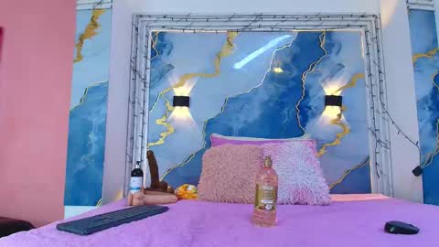 Snapshot of _lorrayne_ chatting on 01-16-26, 12:09 Lorrayne online show from 01-16-26, 12:09