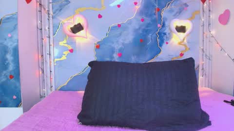 Snapshot of _lorrayne_ chatting on 02-19-26, 12:12 Lorrayne online show from 02-19-26, 12:12