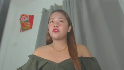 Snapshot of _lovelyyan69_ chatting on 03-06-25, 06:59 _lovelyyan69_ online show from 03-06-25, 06:59