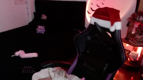 Queen.  Help me reach 100 thumbs up  online show from 12-07-24, 11:12