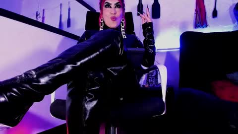 MISS LUNA online show from 12-20-24, 05:04