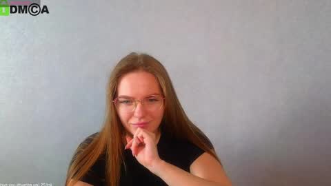 Snapshot of _lysafeta_ chatting on 02-19-25, 09:28 Welcome guys  Pleasure to see you all here  My name is Lysafeta and MichaelaTip menu is active Private is open  online show from 02-19-25, 09:28