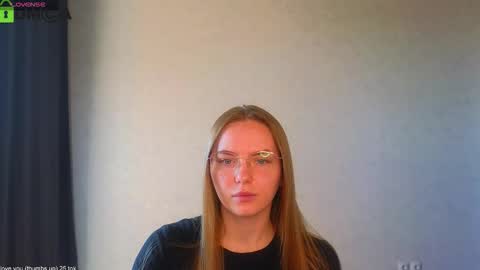 Snapshot of _lysafeta_ chatting on 09-12-25, 10:04 Welcome guys  Pleasure to see you all here  My name is Lysafeta and MichaelaTip menu is active Private is open  online show from 09-12-25, 10:04