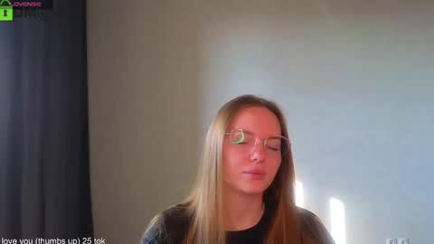 Snapshot of _lysafeta_ chatting on 09-17-25, 04:36 Welcome guys  Pleasure to see you all here  My name is Lysafeta and MichaelaTip menu is active Private is open  online show from 09-17-25, 04:36
